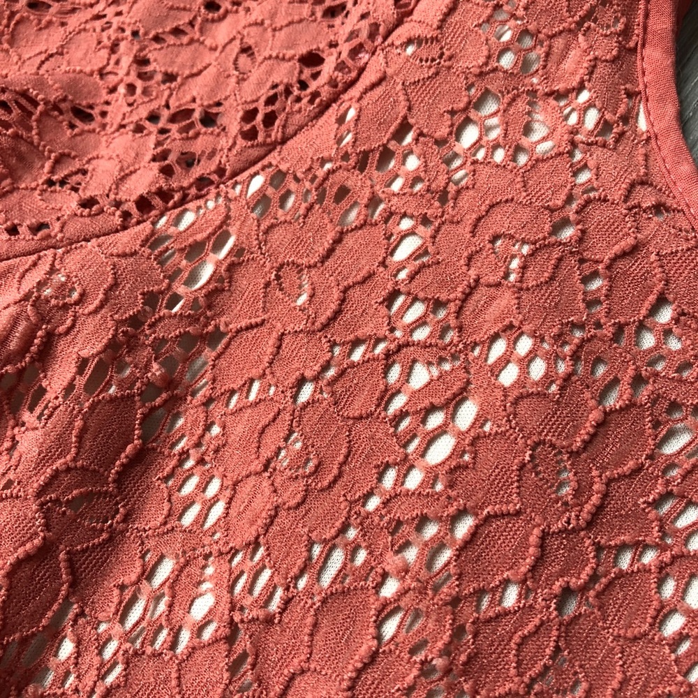 📦 Moving Sale! Audrey 3+1 Bell Sleeve Lace Tunic - Picture 3 of 5